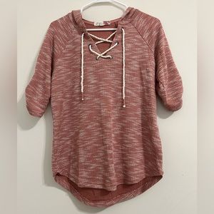 Super cute comfy hooded 3/4 sleeve top